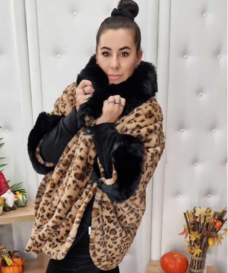 Oversizowe futerkowe ponczo...