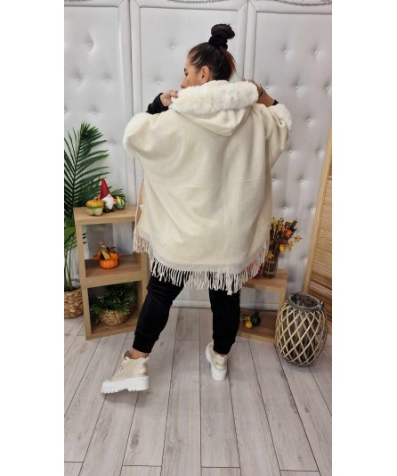 Oversizowe dzianinowe ponczo z liskiem śmietanka