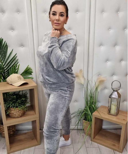 Cudowny komplet dresowy