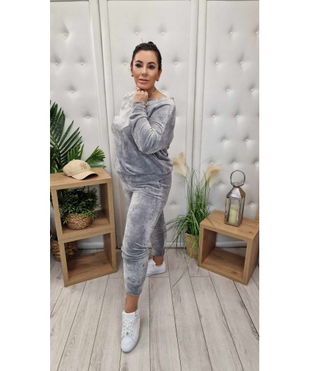 Cudowny komplet dresowy