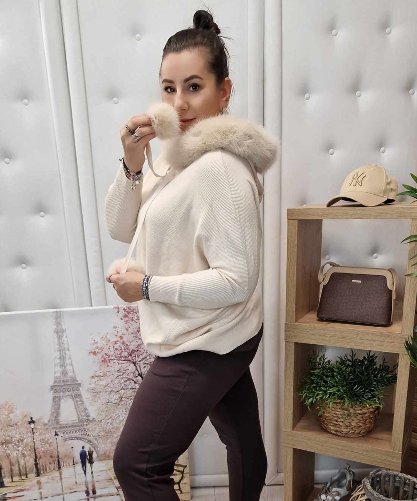 Sweter Pomponik z lisem